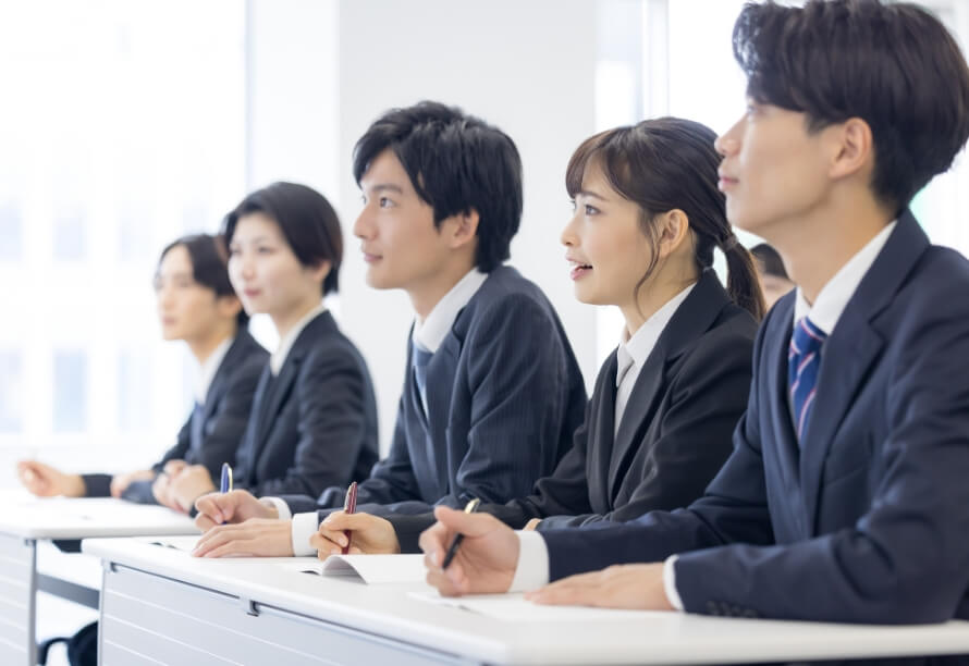 採用情報
